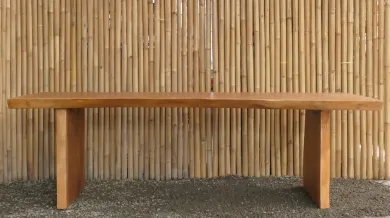Naturholz Tisch suar mit Holzbeinen, 254.5.cm Länge, 95cm Breite, 78cm Höhe. Tischplatte 7cm Dicke 